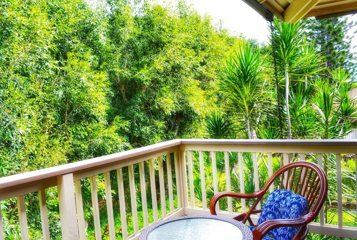 4480 Ka Haku Road, Unit 208 Princeville, HI 96722 - Photo 27 of 28 a view of a chair in a balcony
