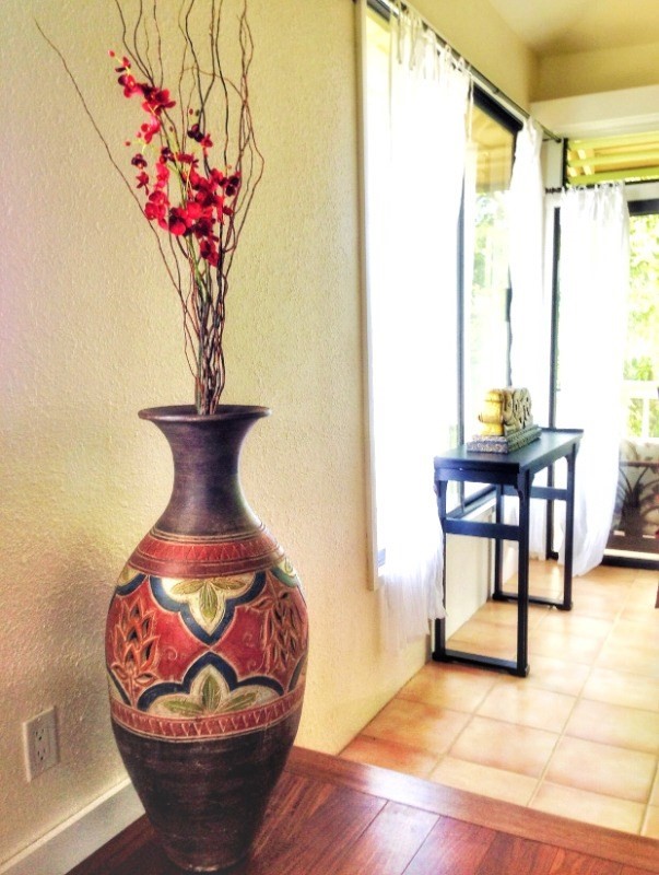 4480 Ka Haku Road, Unit 208 Princeville, HI 96722 - Photo 6 of 28 a vase of flowers sitting on a table