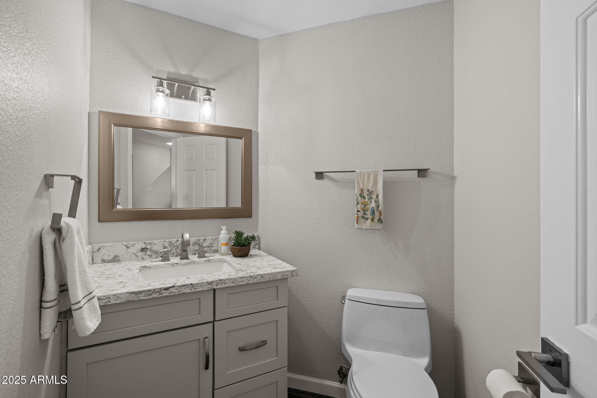 1060 East Louis Way Tempe, AZ 85284 - Photo 14 of 38 Downstairs half Bathroom