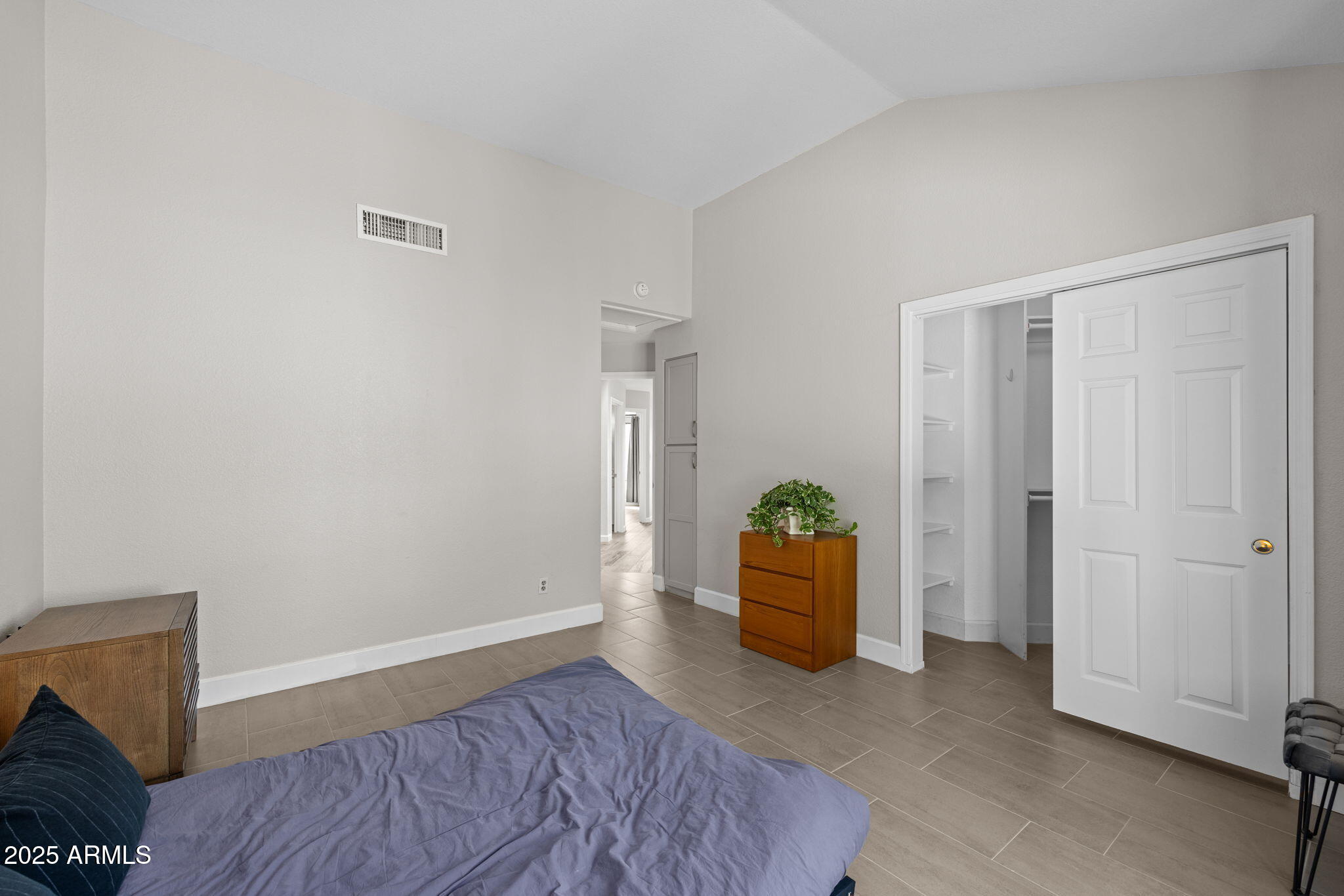 1060 East Louis Way Tempe, AZ 85284 - Photo 23 of 38 No carpet, yet still serene Primary!