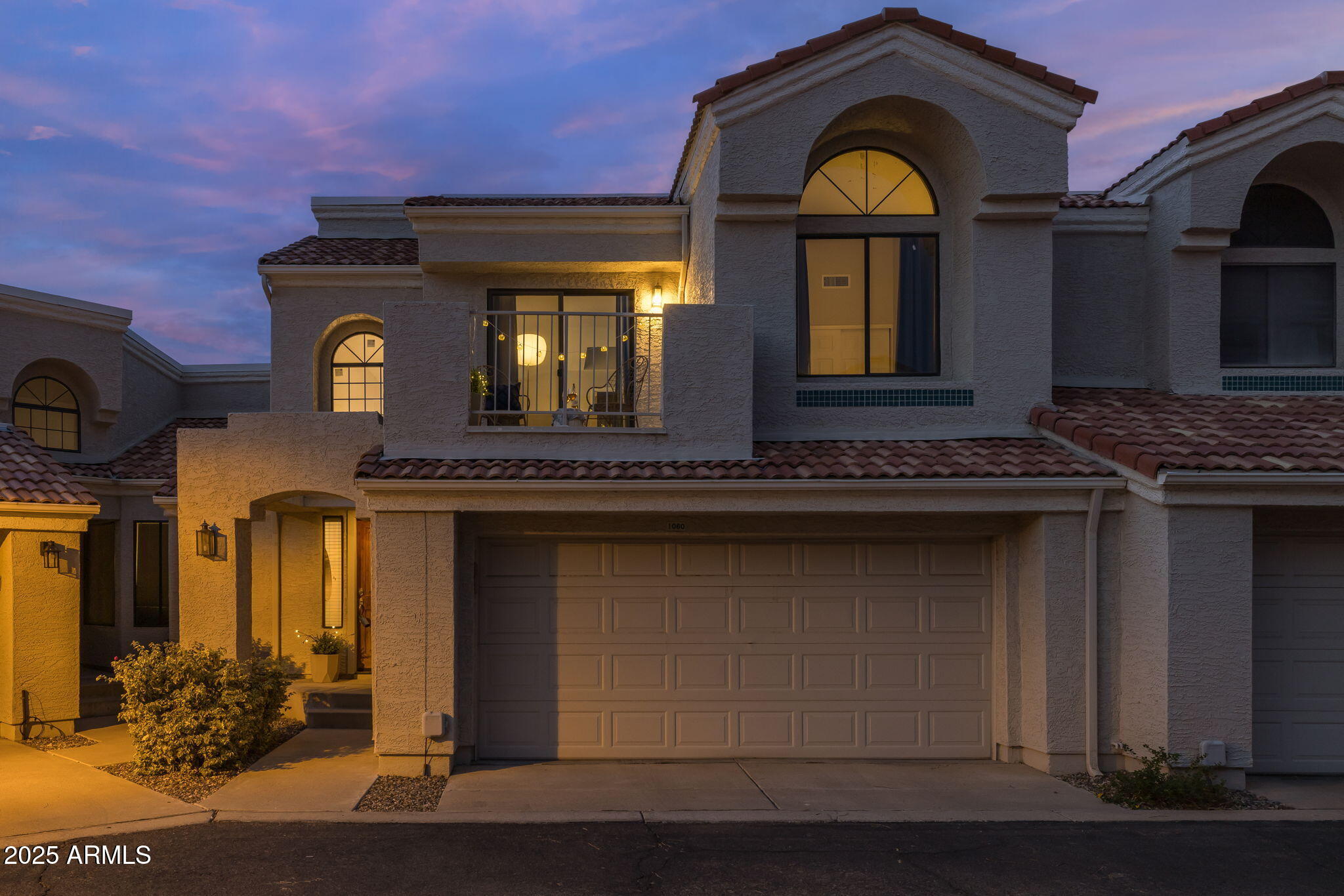 1060 East Louis Way Tempe, AZ 85284 - Photo 28 of 38 HOA maintains roof