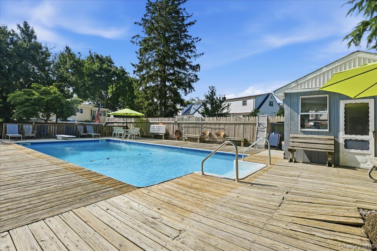 167 Lyon Street Valley Stream, NY 11580 - Photo 30 of 35