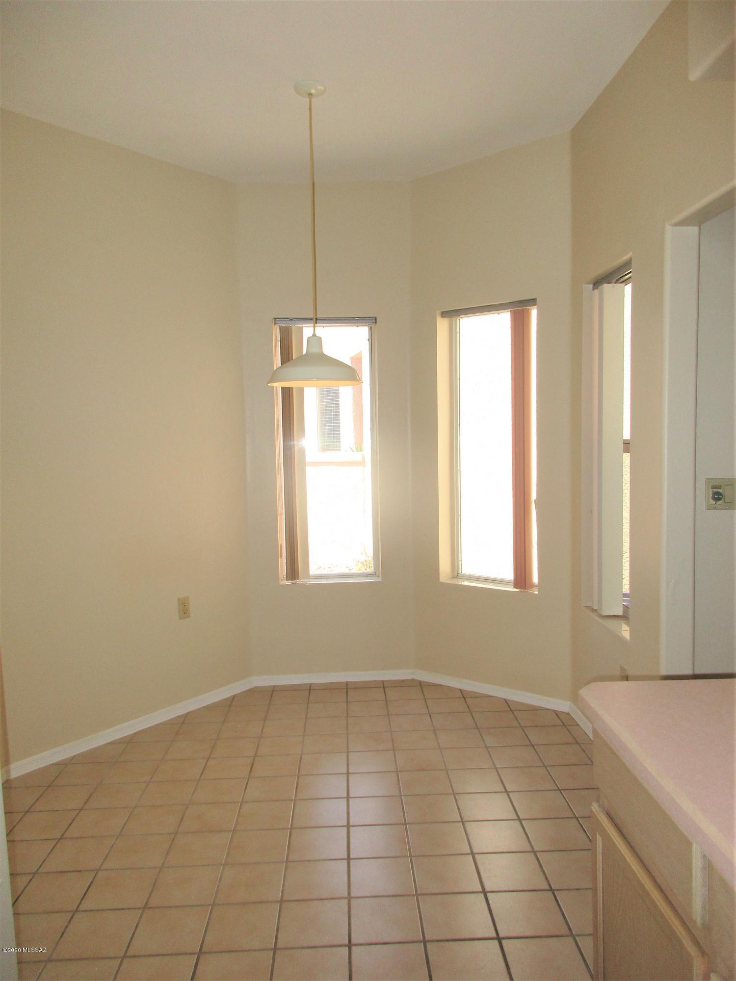 1808 North Rio Mayo Green Valley, AZ 85614 - Photo 12 of 29 Gallery Image 12