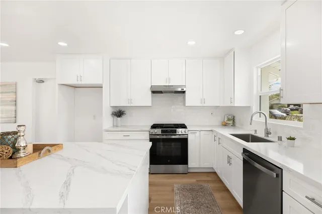 $1,500,000 | 1119 East Cumberland Road, Orange, CA 92865