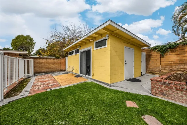 $1,500,000 | 1119 East Cumberland Road, Orange, CA 92865