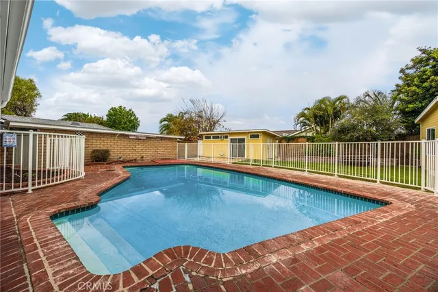 $1,500,000 | 1119 East Cumberland Road, Orange, CA 92865