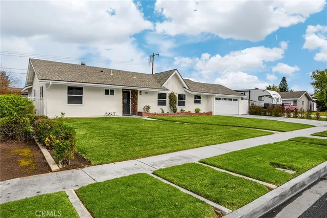 $1,500,000 | 1119 East Cumberland Road, Orange, CA 92865