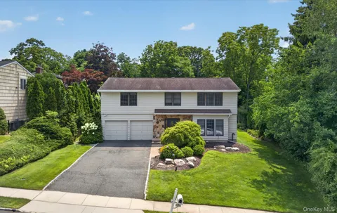 $1,749,888 | 30 Irving Drive, Woodbury, NY 11797