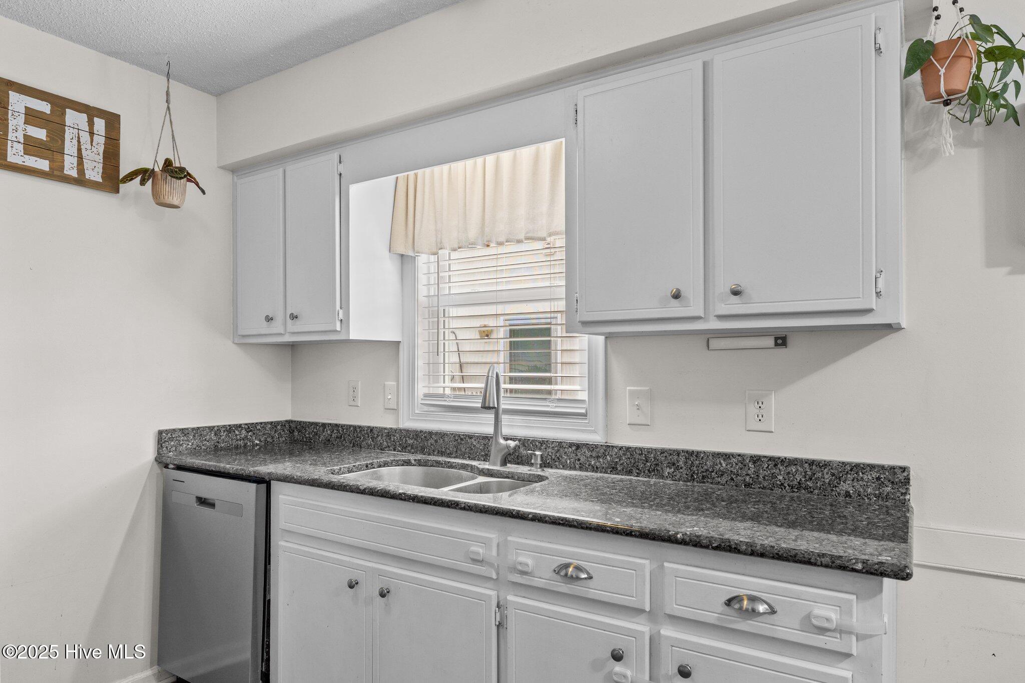 3006 Old Gate Road Morehead City, NC 28557 - Photo 25 of 49 34-web-or-mls-1S3A8527