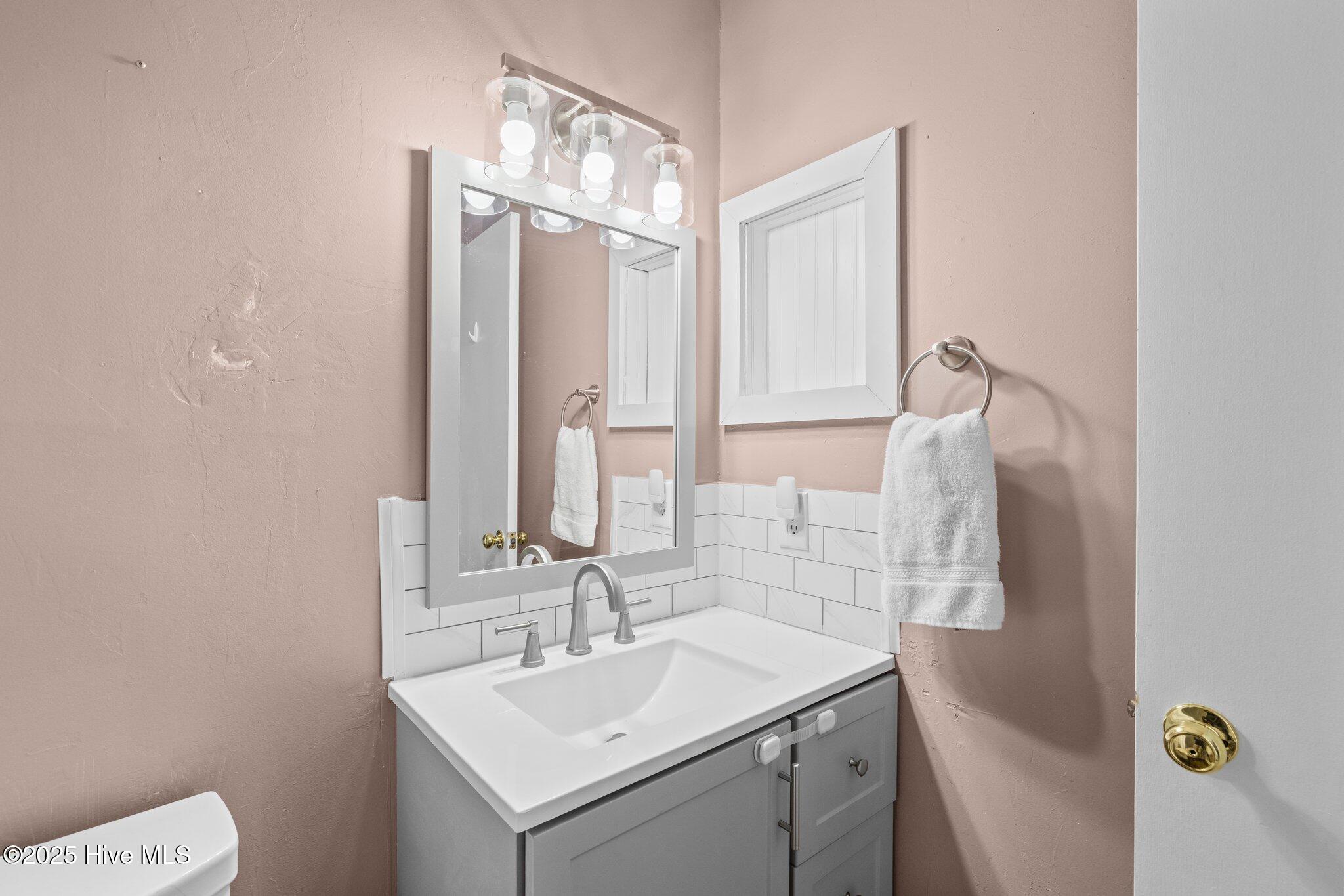 3006 Old Gate Road Morehead City, NC 28557 - Photo 31 of 49 13-web-or-mls-1S3A8389