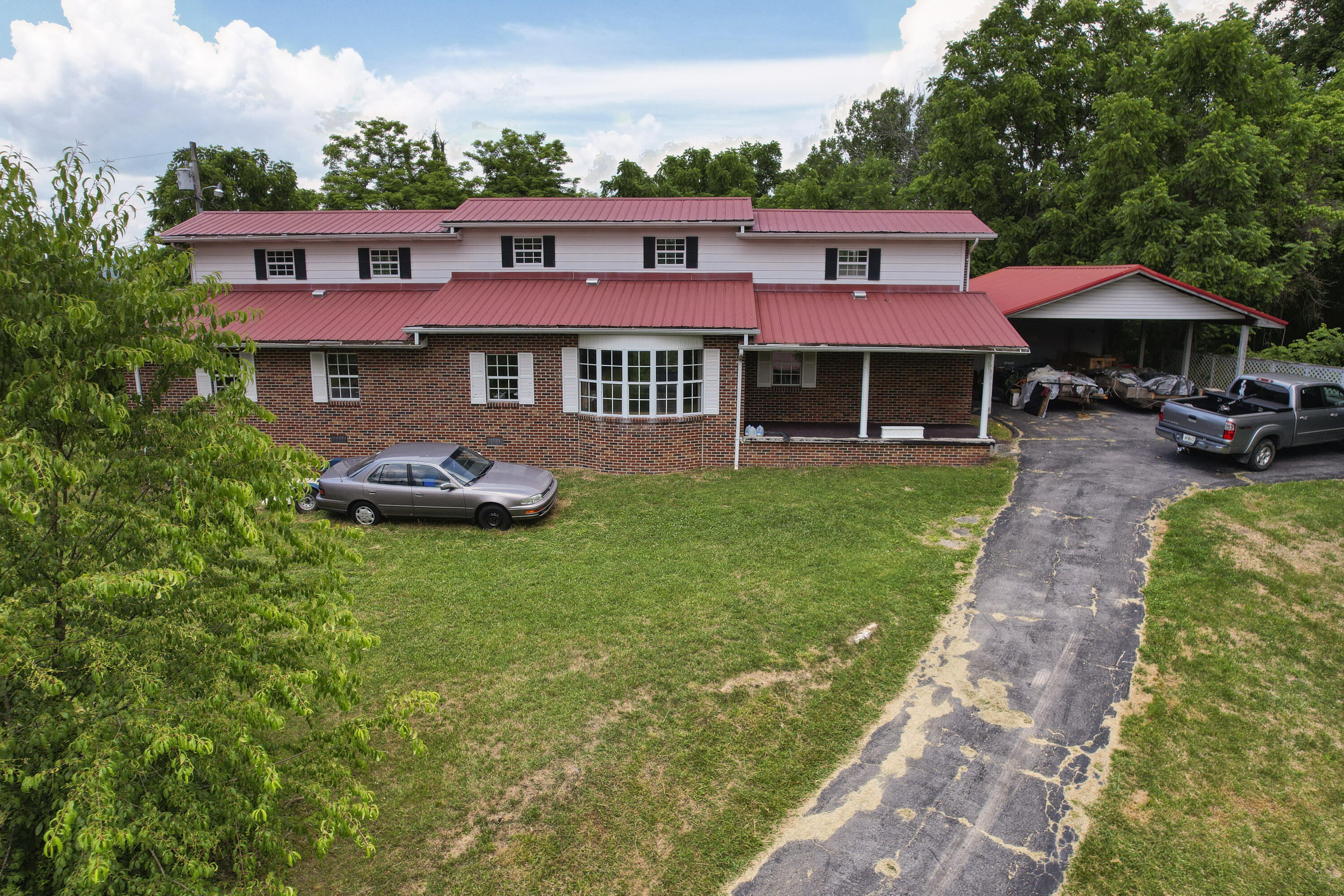 187 Valley Pike Road Bristol, TN 37620 - Photo 1 of 24 ValleyPike_18