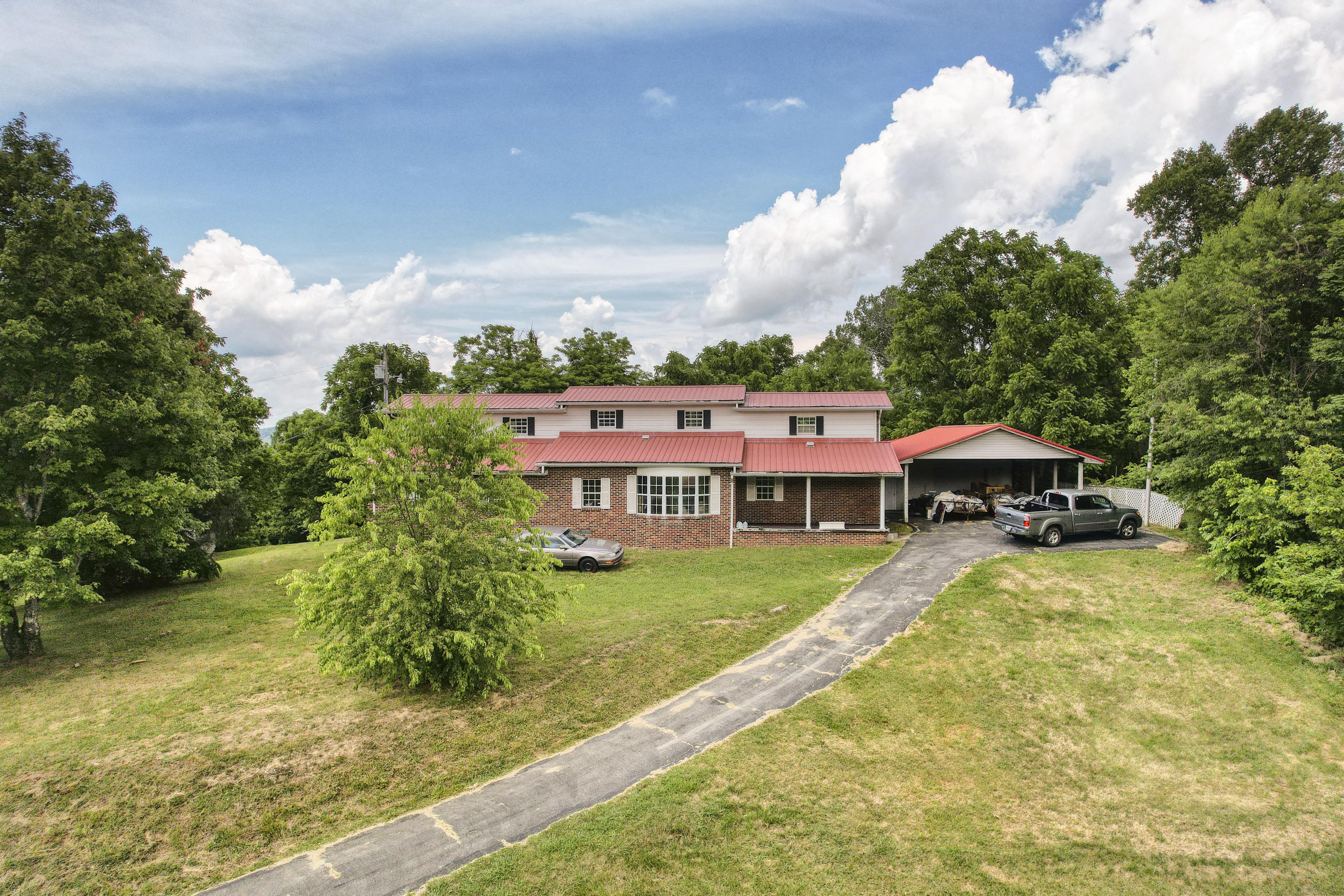 187 Valley Pike Road Bristol, TN 37620 - Photo 2 of 24 ValleyPike_8