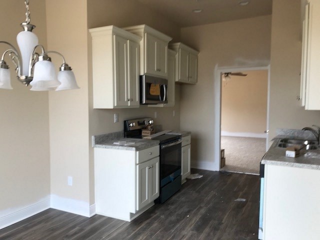1741 Firefly Lane Foley, AL 36535 - Photo 4 of 12 kitchen