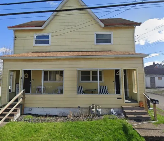 a front view of house with yard