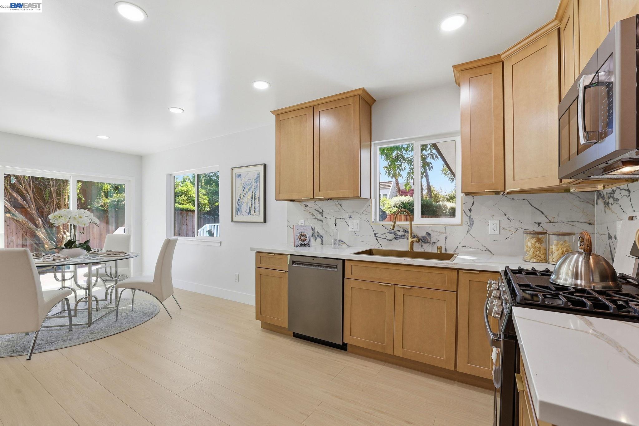 1913 West Middlefield Road Mountain View, CA 94043 - Photo 5 of 37