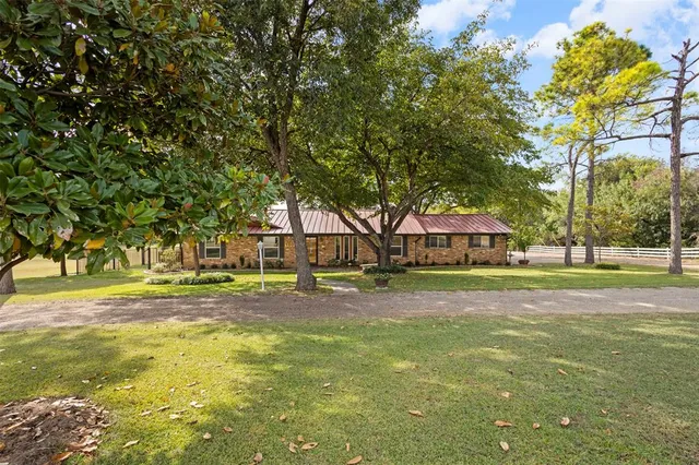 $2,100,000 | 1009 West Interstate 20, Grand Prairie, TX 75052