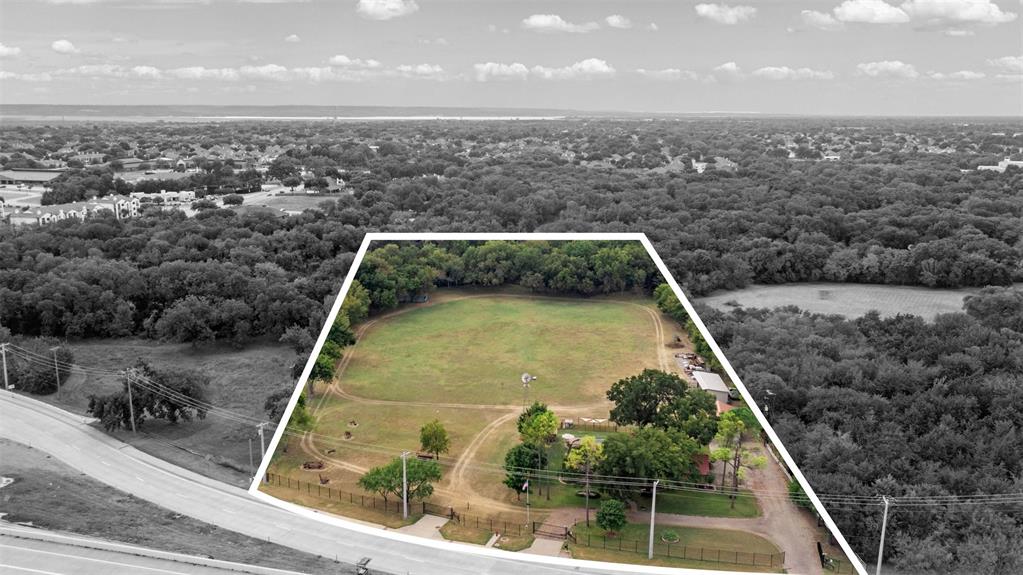 1009 West Interstate 20 Grand Prairie, TX 75052 - Photo 5 of 40 a view of a backyard