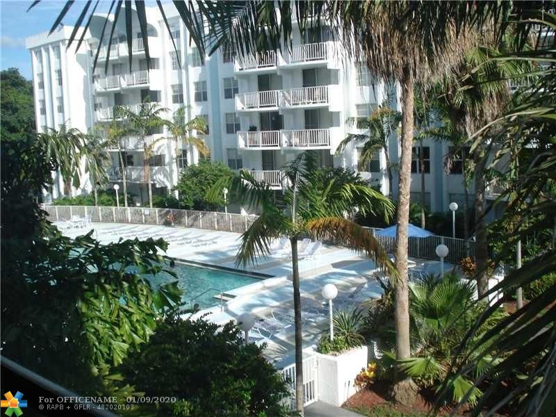 486 Northwest 165th Street, Unit B307 Miami, FL 33169 - Photo 7 of 10