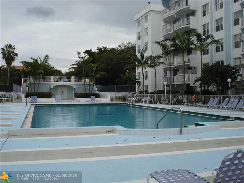 486 Northwest 165th Street, Unit B307 Miami, FL 33169 - Photo 9 of 10