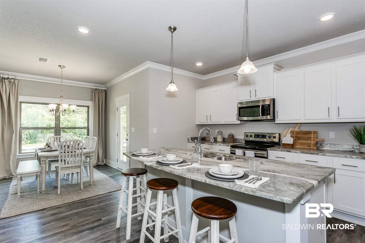 1036 Pheasant Circle Foley, AL 36535 - Photo 6 of 24 Kitchen & Dining