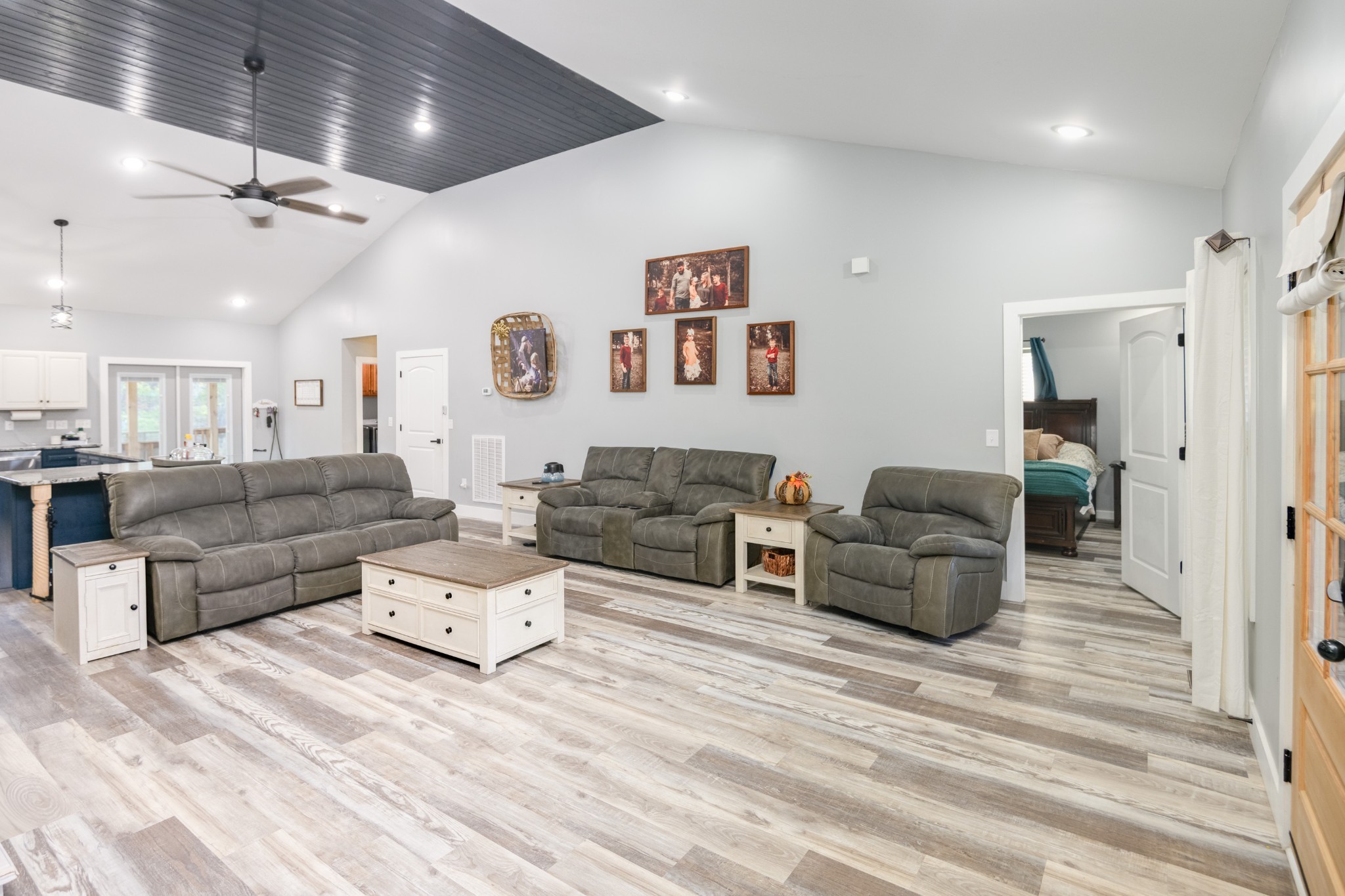 838 Old W Point Road Smithville, TN 37166 - Photo 31 of 65 a living room with furniture and a ceiling fan