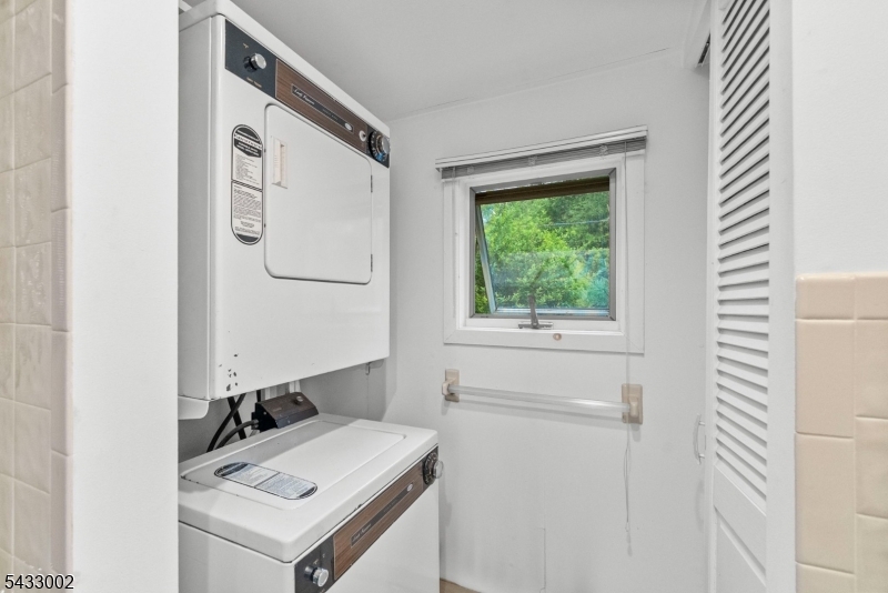 5327 Berkshire Valley Road, Unit 8 Oak Ridge, NJ 07438 - Photo 11 of 21