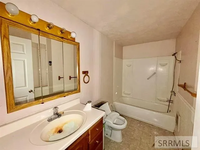 $250,000 | 5657 West 17th South, Idaho Falls, ID 83402