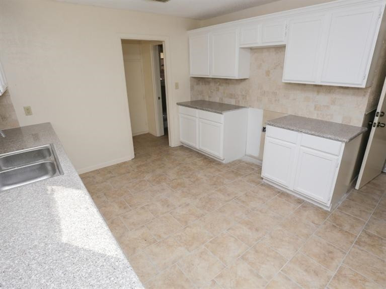 3609 42nd Street Lubbock, TX 79413 - Photo 3 of 10 Photo 3