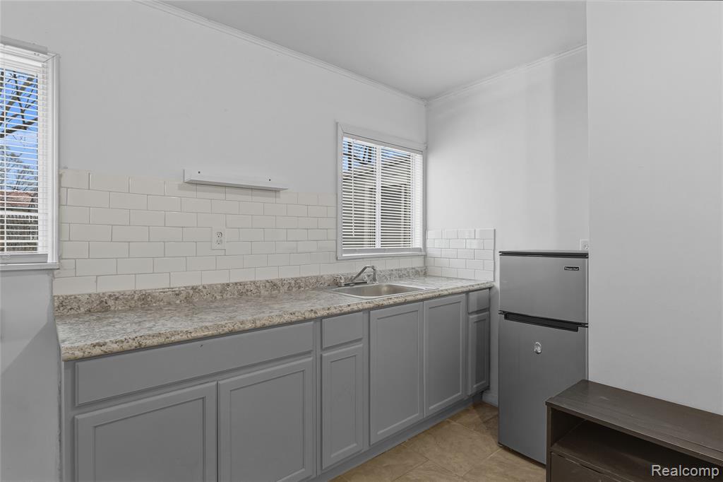 2033 Eberly Road Flint, MI 48532 - Photo 32 of 43 Gallery Image 32