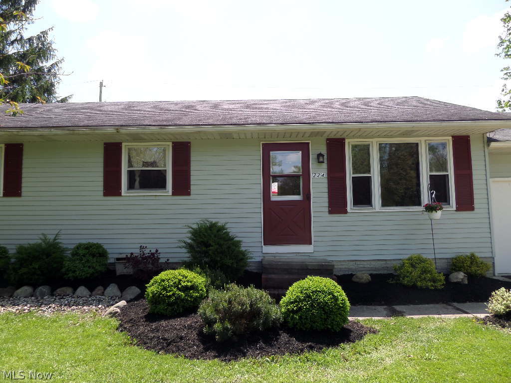 224 Rustic Rook Road Chippewa Lake, OH 44215 - Photo 3 of 19 Gallery Image 3