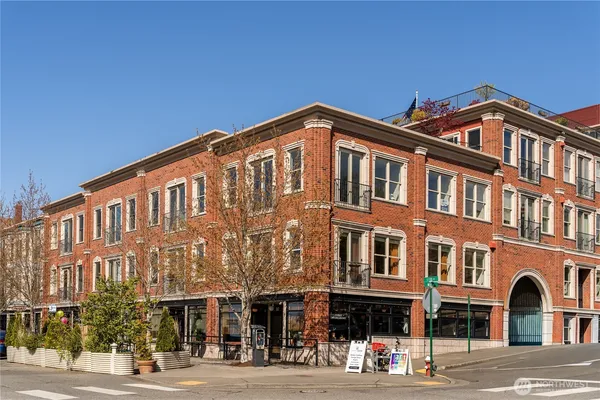 $980,000 | 1134 Finnegan Way, Unit 201, Bellingham, WA 98225
