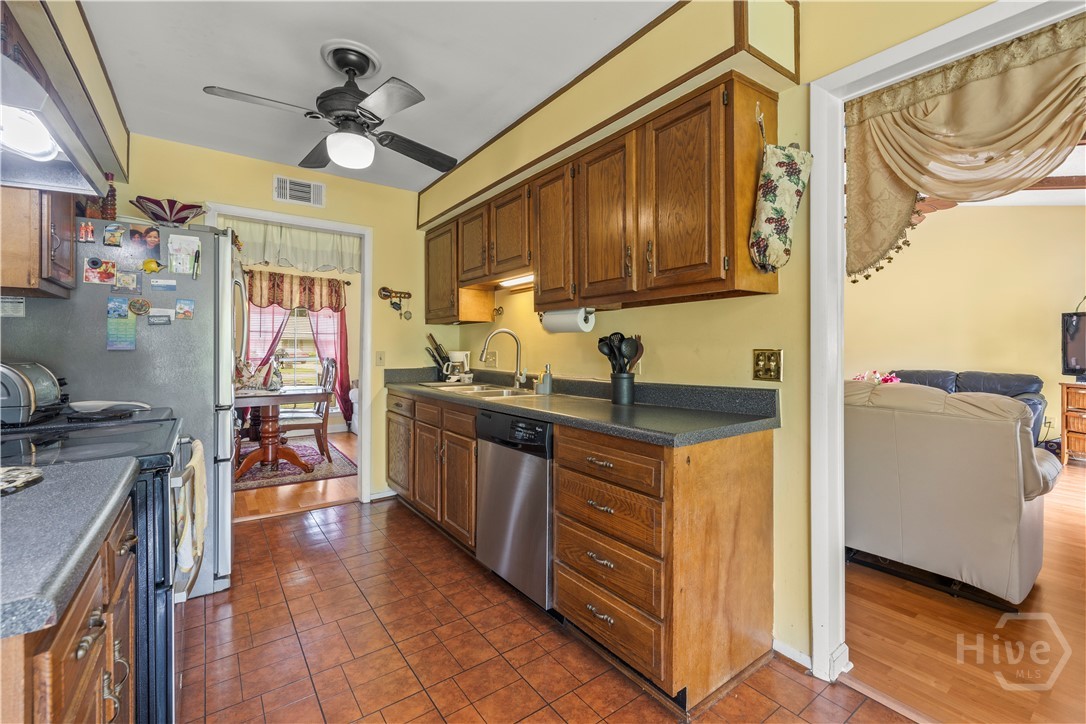 10524 Gray Fox Way Savannah, GA 31406 - Photo 14 of 36