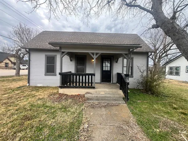 $1,550 | 119 South 5th Street, Sanger, TX 76266