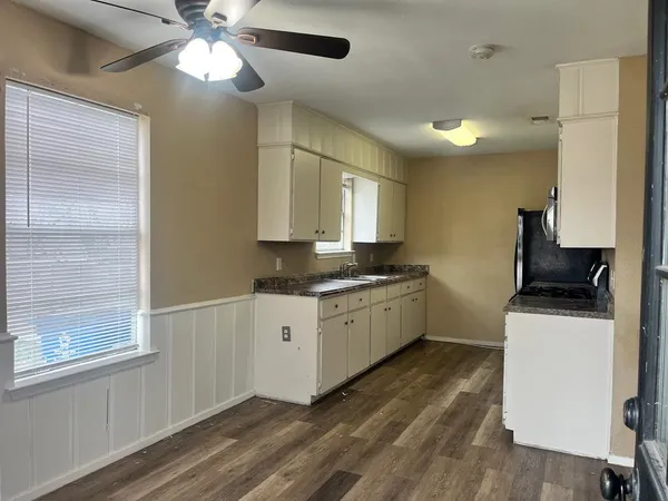 $1,550 | 119 South 5th Street, Sanger, TX 76266