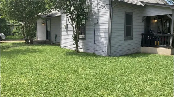 $1,550 | 119 South 5th Street, Sanger, TX 76266