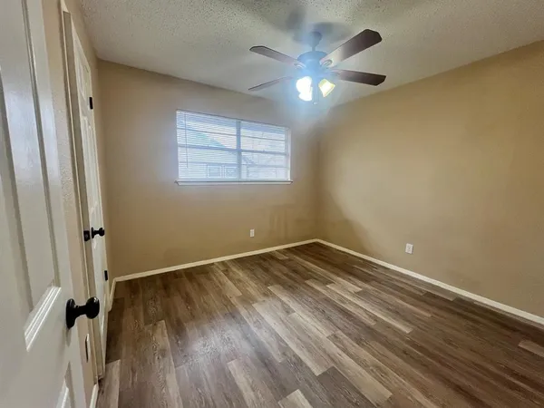 $1,550 | 119 South 5th Street, Sanger, TX 76266