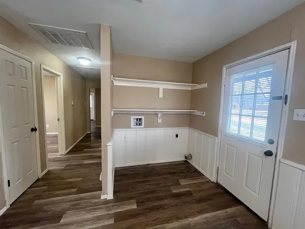 $1,550 | 119 South 5th Street, Sanger, TX 76266