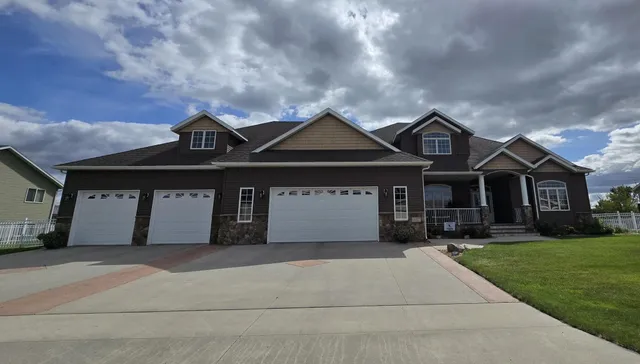 $800,000 | 1007 6th Avenue Northeast, Dilworth, MN 56529