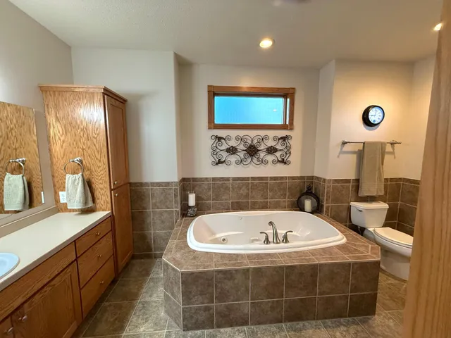 $800,000 | 1007 6th Avenue Northeast, Dilworth, MN 56529