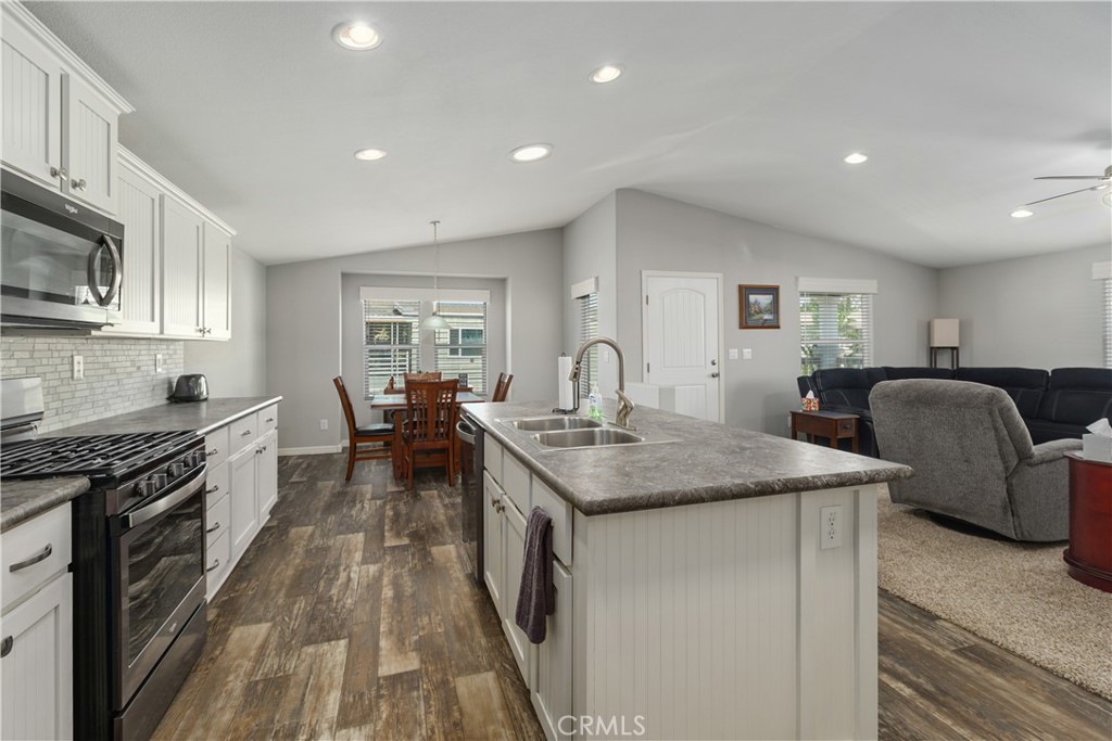 4000 Pierce Street, Unit 256 Riverside, CA 92505 - Photo 20 of 35 Gallery Image 20