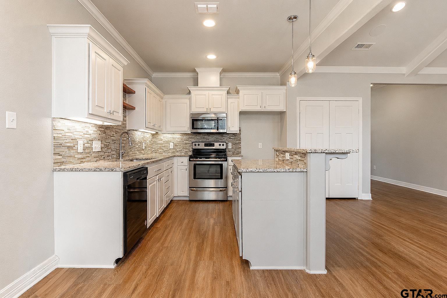 2802 Valley View Street Tyler, TX 75701 - Photo 8 of 29
