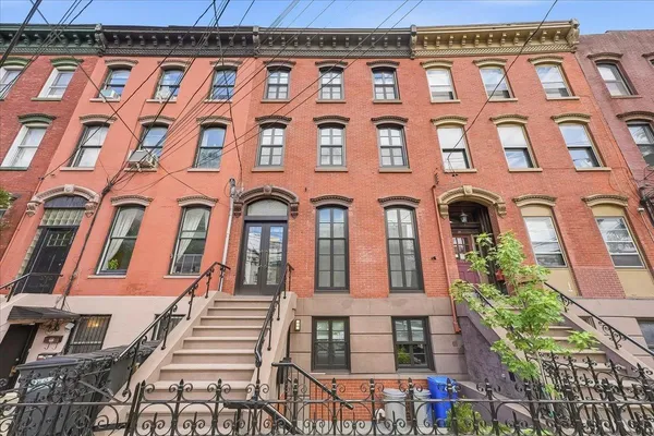 $4,000 | 155 Grand Street, Unit 2, Jersey City, NJ 07302