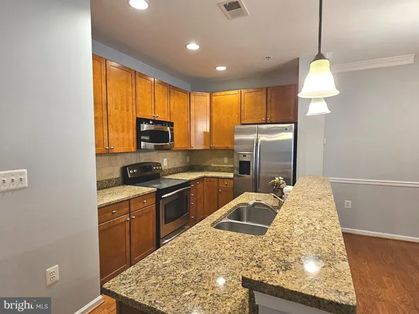 $2,850 | 14253 A Woven Willow Lane, Unit 95, Centreville, VA 20121