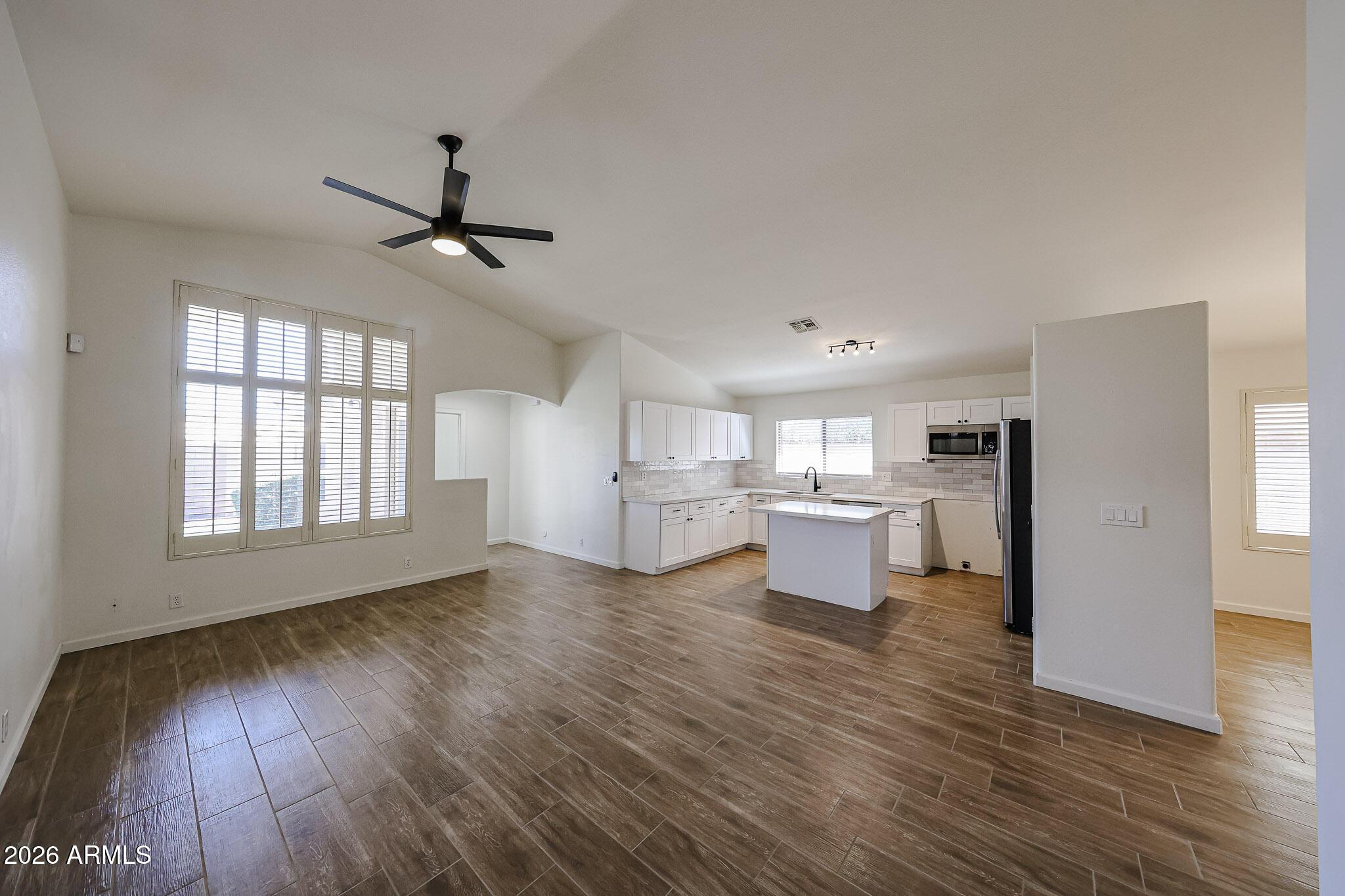 4047 East Jojoba Road Phoenix, AZ 85044 - Photo 9 of 41