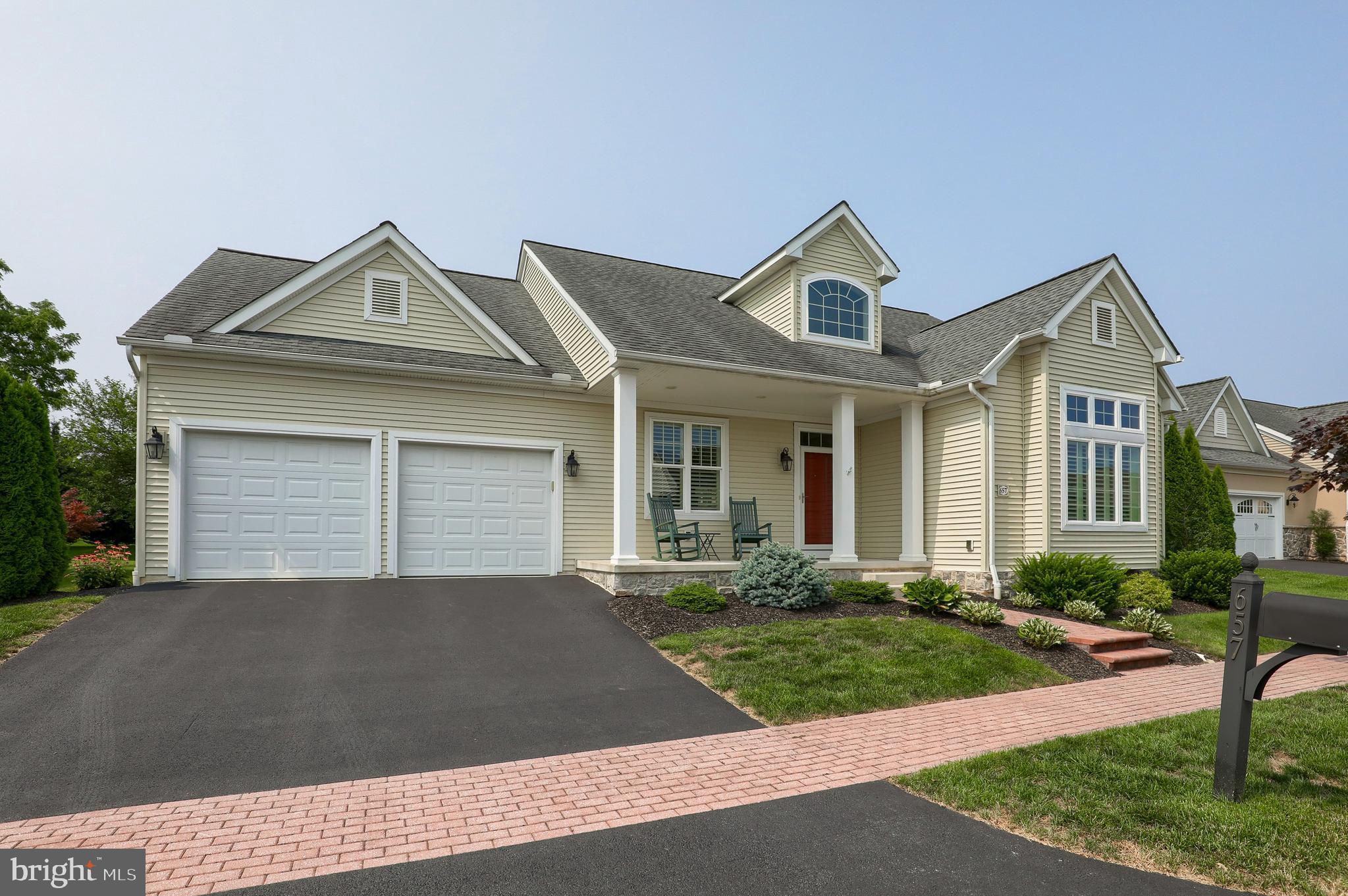 657 Dorset Street Lititz, PA 17543 - Photo 2 of 43