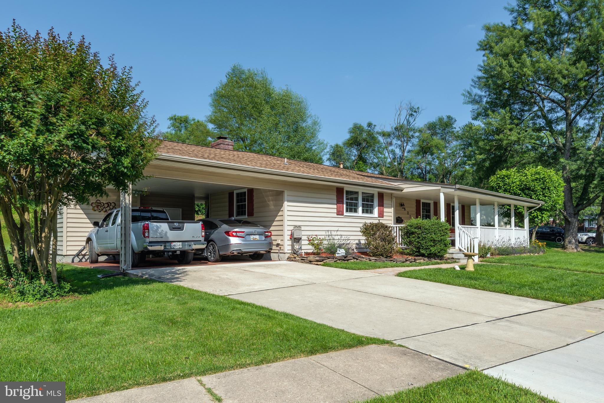 6218 Commons Road Baltimore, MD 21237 - Photo 3 of 34