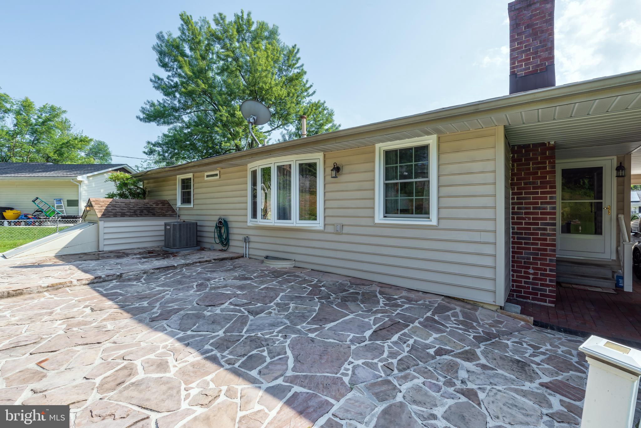 6218 Commons Road Baltimore, MD 21237 - Photo 29 of 34