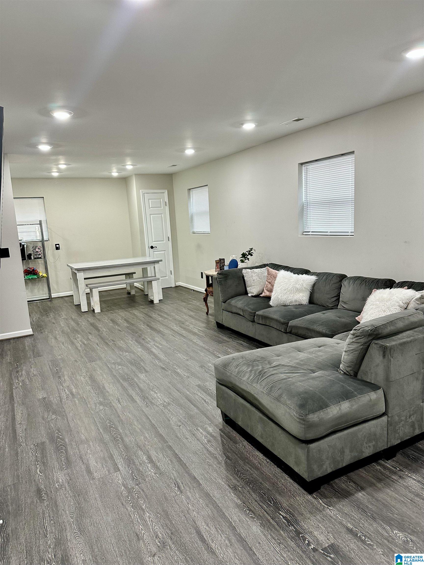 124 11th Avenue Southwest Birmingham, AL 35211 - Photo 5 of 19