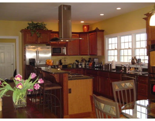 8 Acorn Way Georgetown, MA 01833 - Photo 14 of 29 Gallery Image 14