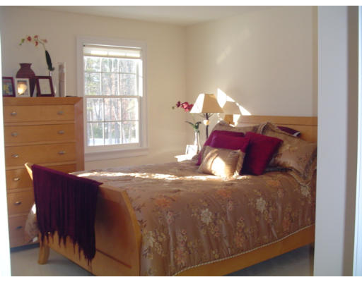 8 Acorn Way Georgetown, MA 01833 - Photo 21 of 29 Gallery Image 21